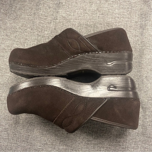 LANDS’ END Brown Suede Clogs womens shoes size 7 - Picture 4 of 7